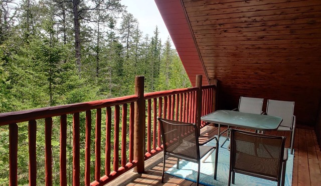 Tobermory Peaceful Private Entire Log Cottage Spacious Fully Equipped