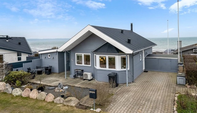 "Tofan" - 75m from the sea by Interhome