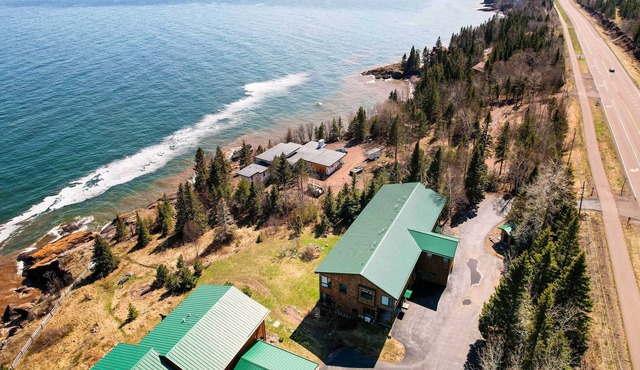 Tofte Escape w/ Balcony & Lake Superior Views