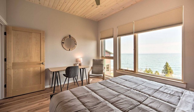 Tofte Superior Lakefront 2BR | Beach Access | Near Lutsen | Hiking | EV Charger