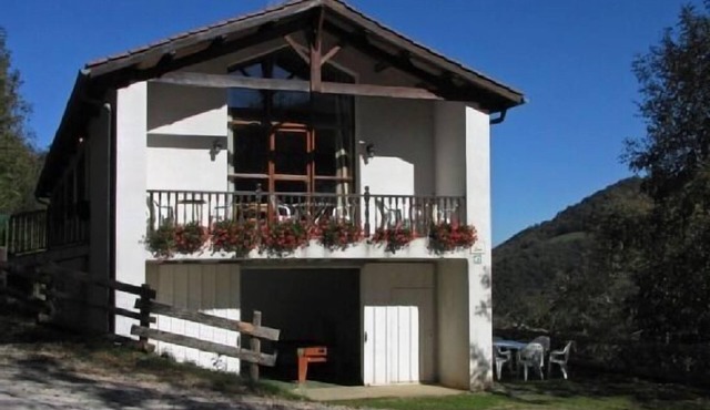 Toki Ona cottage for 22 people
