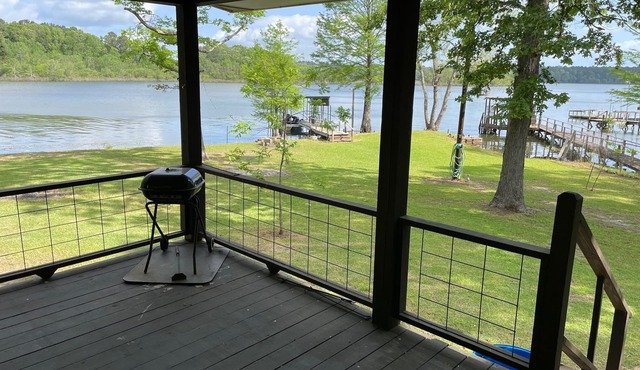 Toledo Bend waterfront Great for family vacation, fishermen or hunter's.