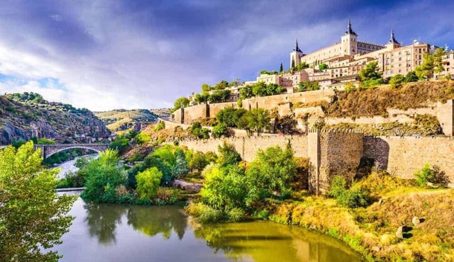 Toledo ciudad de las tres culturas , un lugar para disfrutar todas las familias con sus hijos " DESAYUNO INCLUIDO"