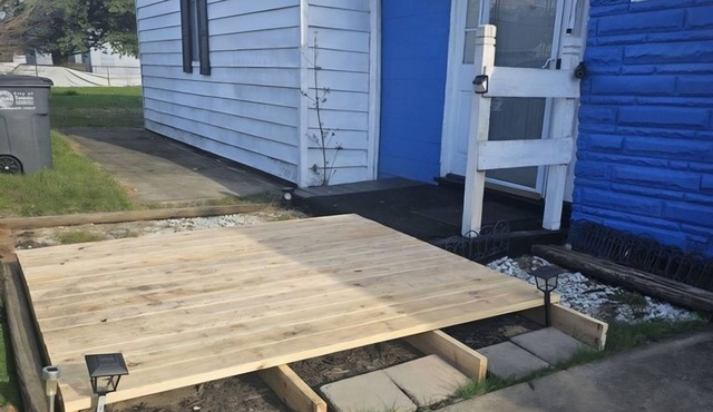 Toledo ohio Home close to everything Parks etcnbackyard- fellowship