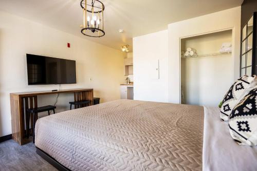 Tolleson Studio Home with Pool Access