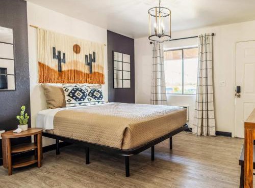 Tolleson Studio Retreat Cozy Stay for 2