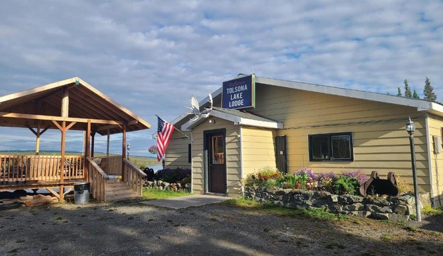 Tolsona Lake Lodge