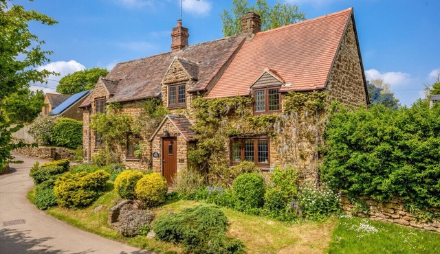 Tom Callows - Gorgeous Rural Cottage in Oxfordshire