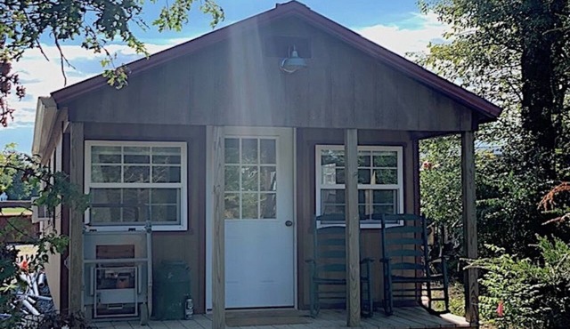 Tom & Jerri's Rustic Cabin located on the lake