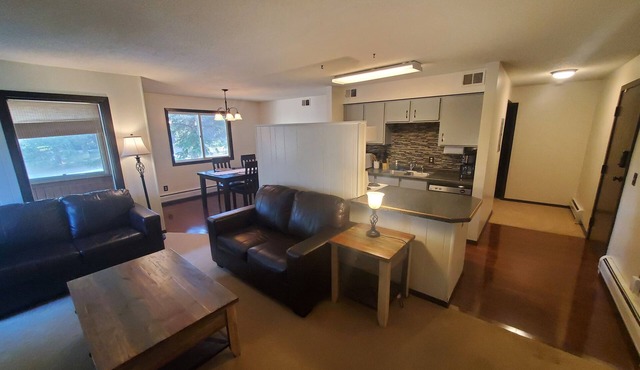 Tomar Park Apt 1 - KP101APT1