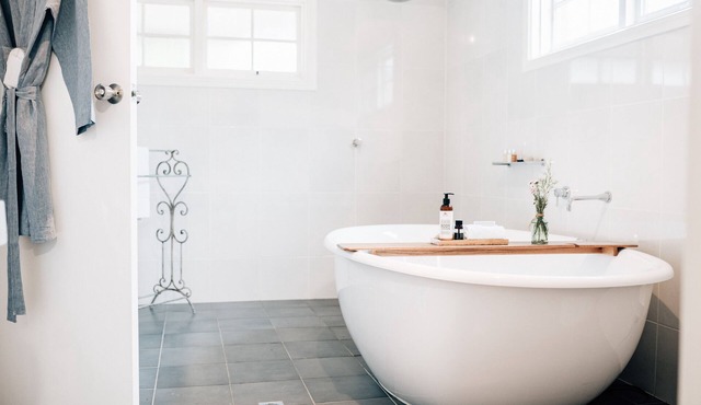 Tomfoolery Winegrower's Cottage