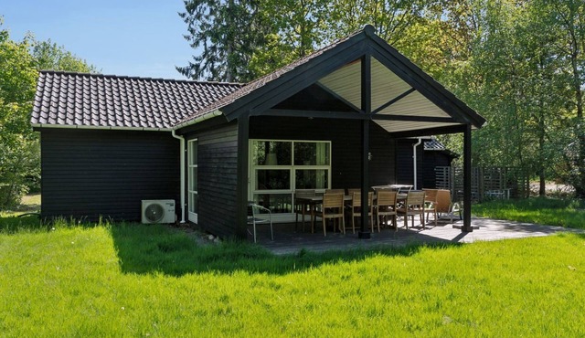 "Tomine" - from the sea by Interhome