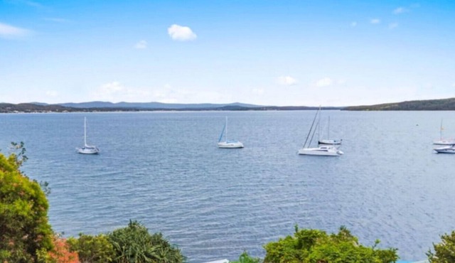 Tommys Lakehouse - Amazing views and lake access!