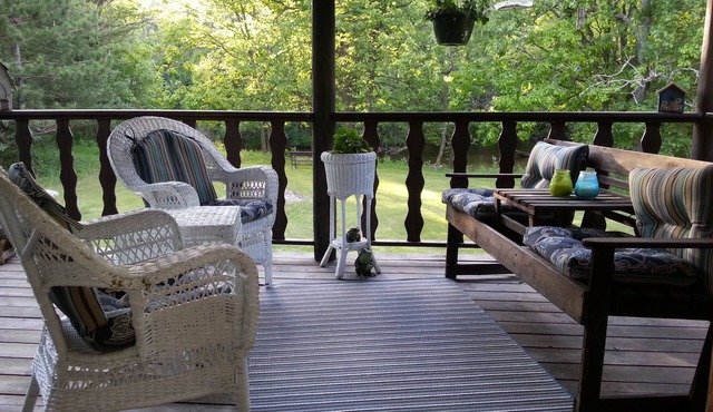 Tomorrow River Ridge Cabin, Private, Cozy and On Water