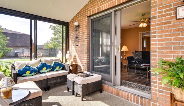 Tonawanda Vacation Rental ~ 13 Mi to Niagara Falls