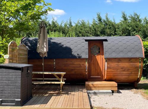 TONNEAU HERBERGEMENT INSOLITE AU CAMPING DES NIERES