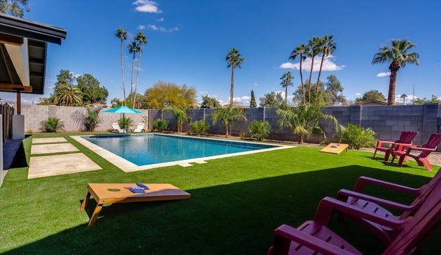 TONS OF SPACE, HEATED POOL, PETS WELCOME, HOME GYM, CLOSE TO EVERYTHING!