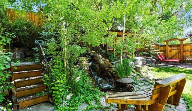 Tons of Trails! Red Rocks close! Huge patio area for relaxation and entertaining
