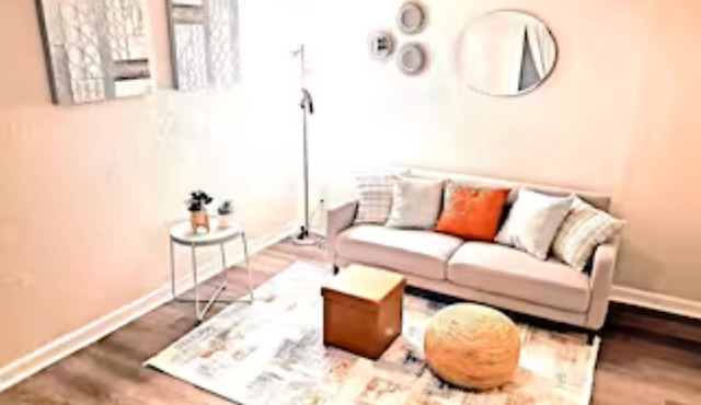 Too Cozy Comfort W/D, AC, Wi-Fi in Amazing Oklahoma City, Near OU Hospital