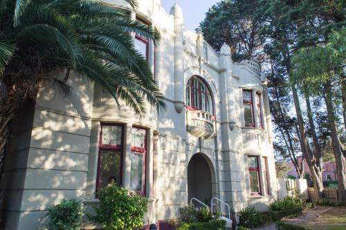 Toorak Manor Hotel Free Parking