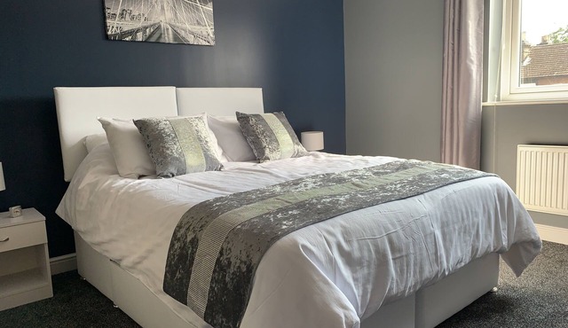 Toothbrush Apartments - 2 Bed 1 Bath Apt