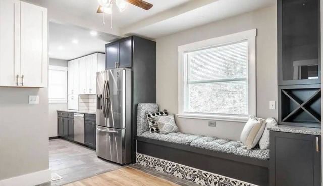 Top 10, Cozy & Updated Midtown GEM in Omaha