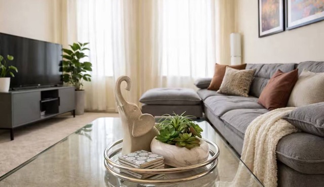 Top 10% Rated Soulard Stay: 4 mins to Busch Stadium & Walk to Soulard Market