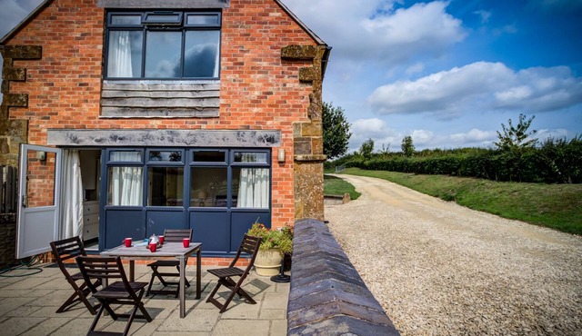 TOP BARN, family friendly, with a garden in Chipping Norton