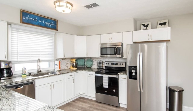 Top Dayton Listing! 5 min to WPAFB, AF Museum, UD!