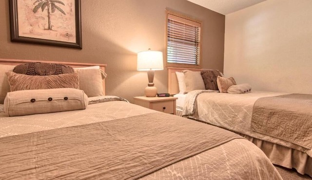 Top Family Resort on Indian Point on Table Rock Lake in Branson, Mo
