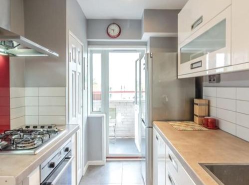 Top Floor 1 Bedroom Apartment with views over London