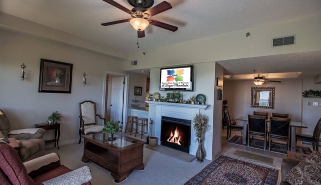 Top Floor 2B Condo w/Pool Access!