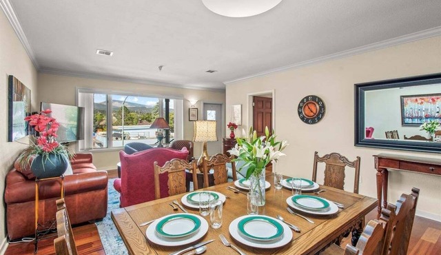 Top-Floor 3BR Stay on Carbondale Main St. | Perch
