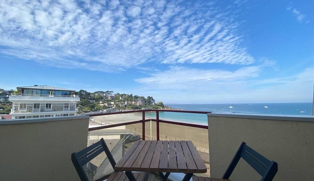 Top-floor apartment with sea view in Perros-Guirec, Trestraou beach