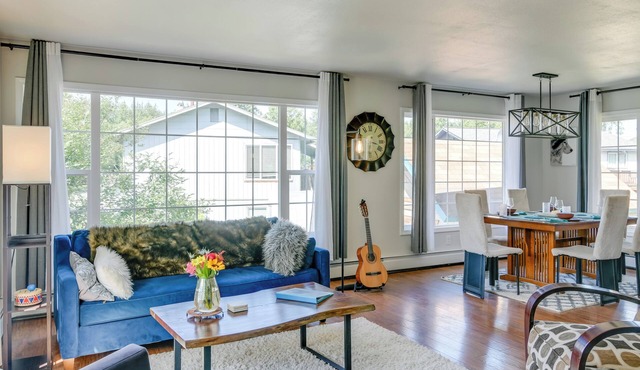Top-Floor Apt w/Fire Pit: Near Chugach State Park