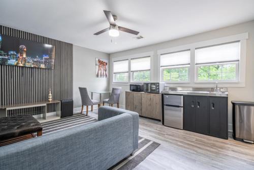 Top Floor - Atlanta Beltline Adjacent Apartment