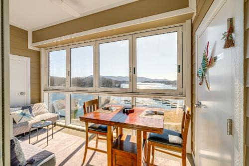 Top-Floor Balcony and Serene Views Huddleston Condo