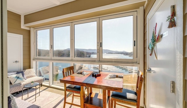 Top-Floor Balcony & Serene Views: Huddleston Condo