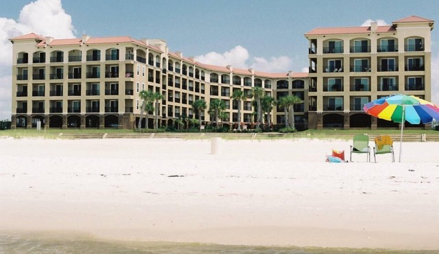 Top Floor, Beachfront Condo, Private Pool & Gated Community-No owner fees