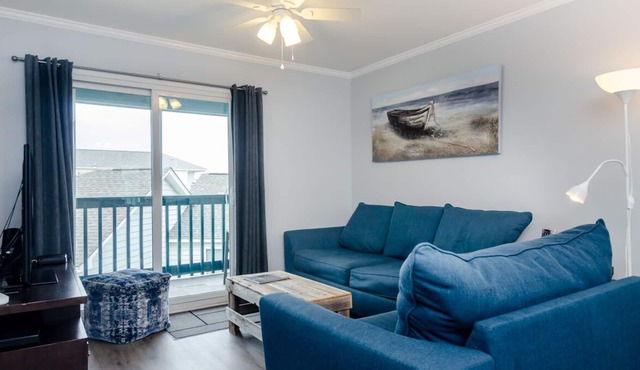 Top Floor condo in Ocean Harbor with Views