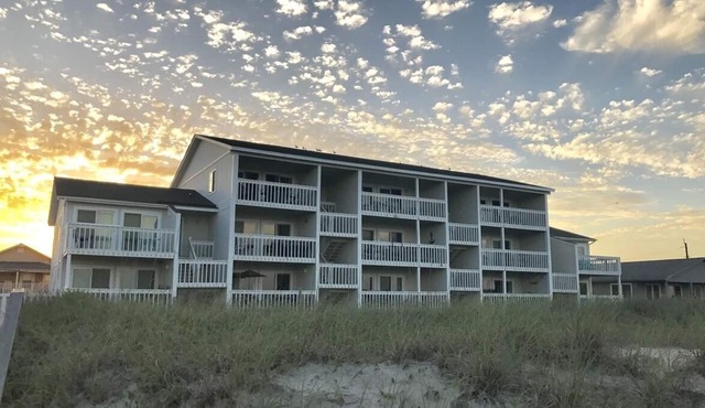 Top Floor Condo w Unobstructed Ocean Views