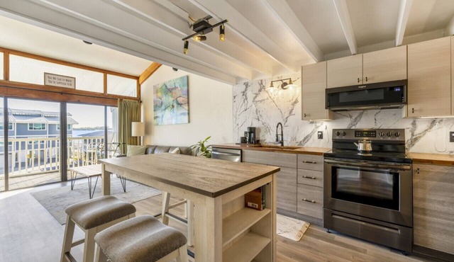 Top floor condo with sunset Gulf views