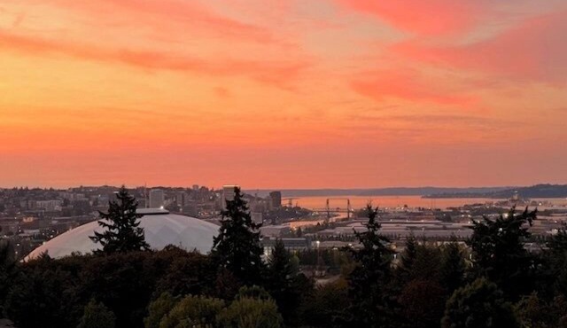 Top floor corner condo with UNREAL views of Commencement Bay + DT Tacoma skyline