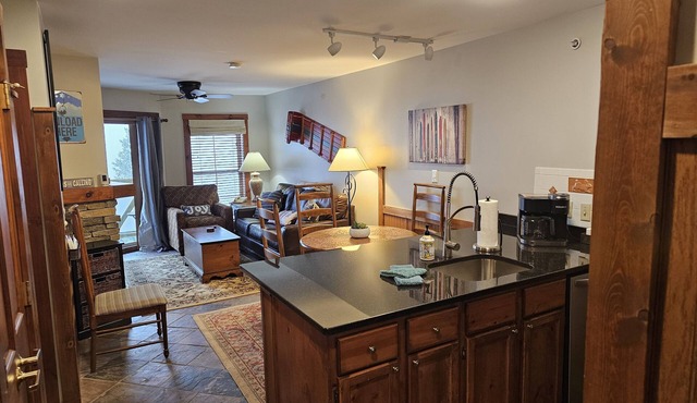 TOP FLOOR IN RIMFIRE/VILLAGE! NEVER RENTED BEFORE JULY 2022 2 BEDROOMS SLEEPS 8!