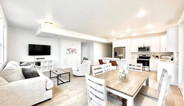 Top Floor Luxury Condo