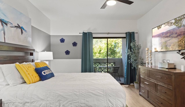Top Floor-Next to Westin-Workspace-Hot Tub-Parking