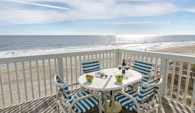Top floor ocean front condo in Ocean Dunes!