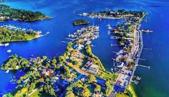 Top floor of a home in the heart of Solomons, MD