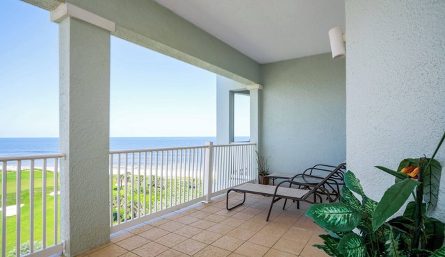 Top Floor Penthouse Oceanfront Beauty 461 - Best views in the community!