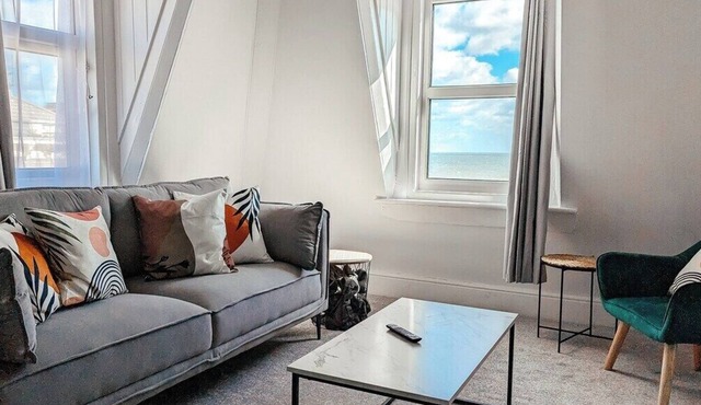 Top Floor Sea View Apartment